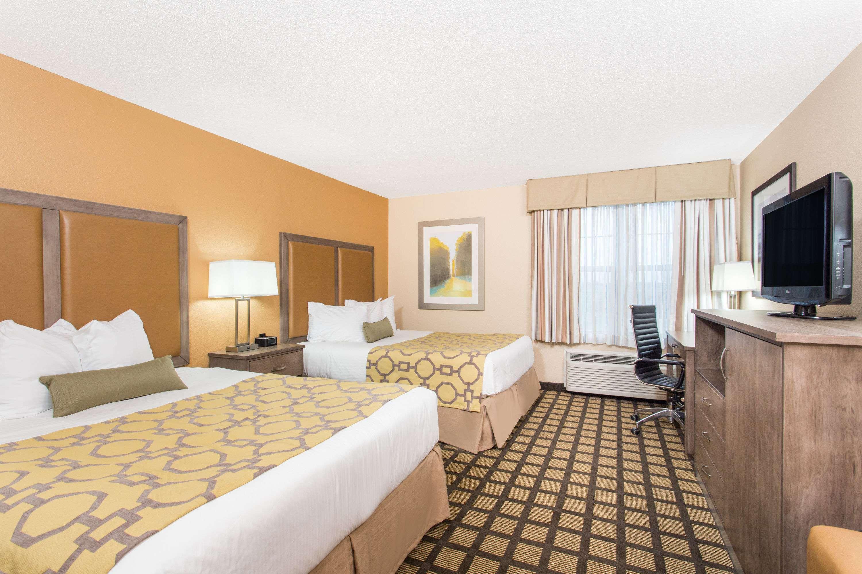 Baymont By Wyndham Plymouth Hotel Exterior photo