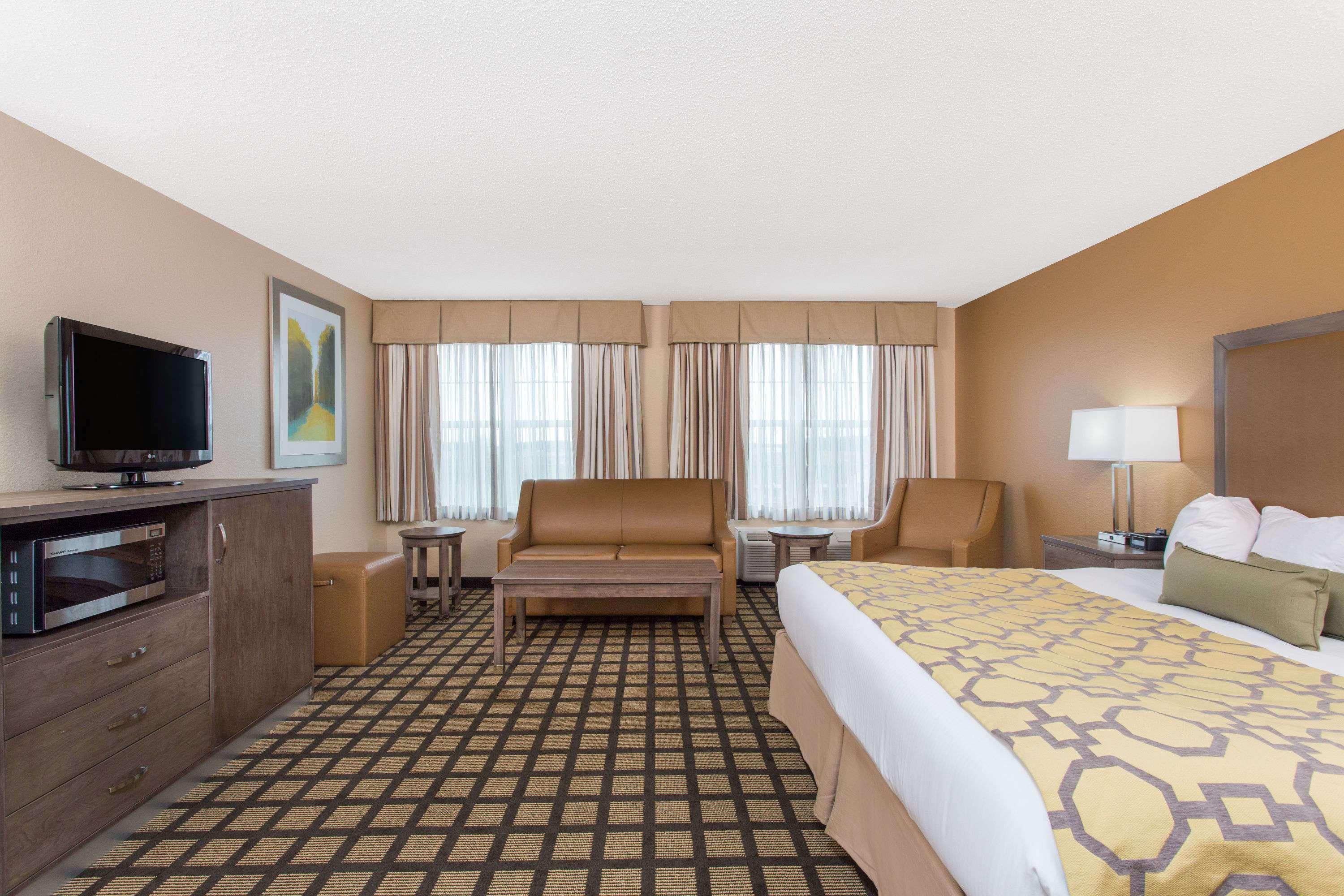 Baymont By Wyndham Plymouth Hotel Exterior photo