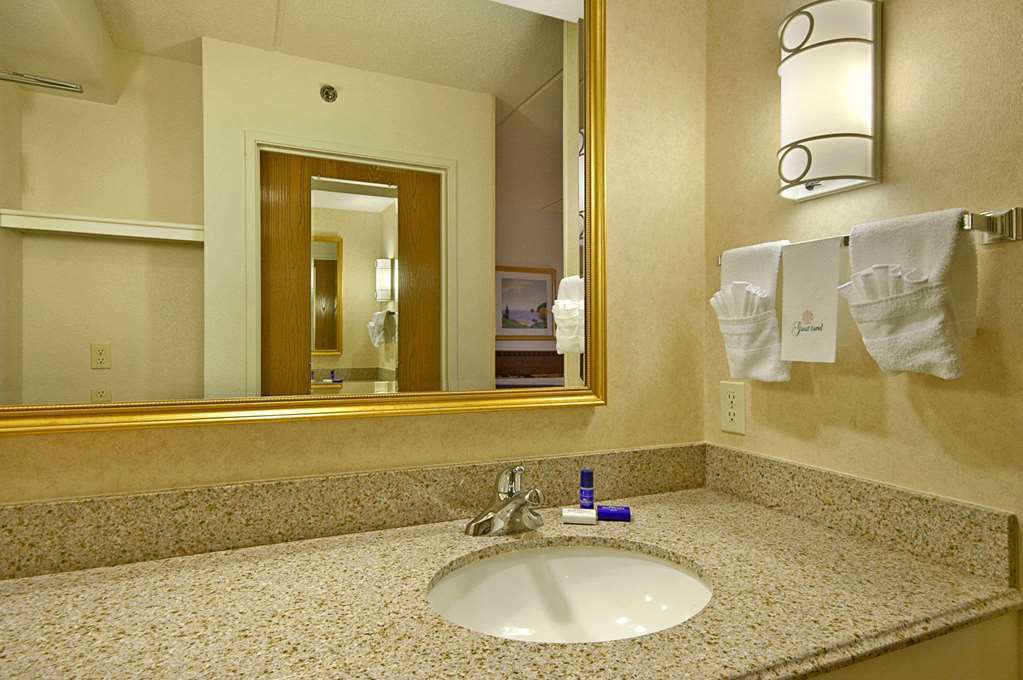 Baymont By Wyndham Plymouth Hotel Room photo